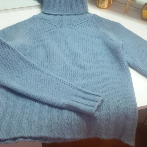 MaxMara Tops - MaxMara turtleneck